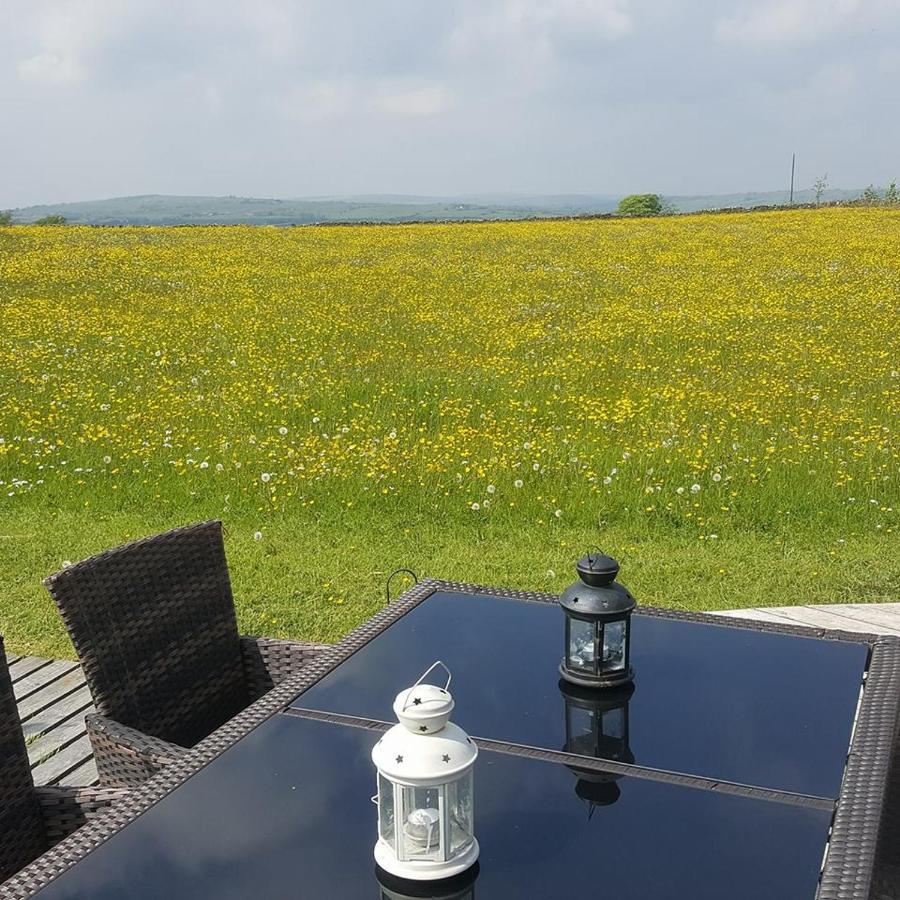 Secret Cloud House Holidays Luxury Yurts With Hot Tubs Cauldon Bagian luar foto