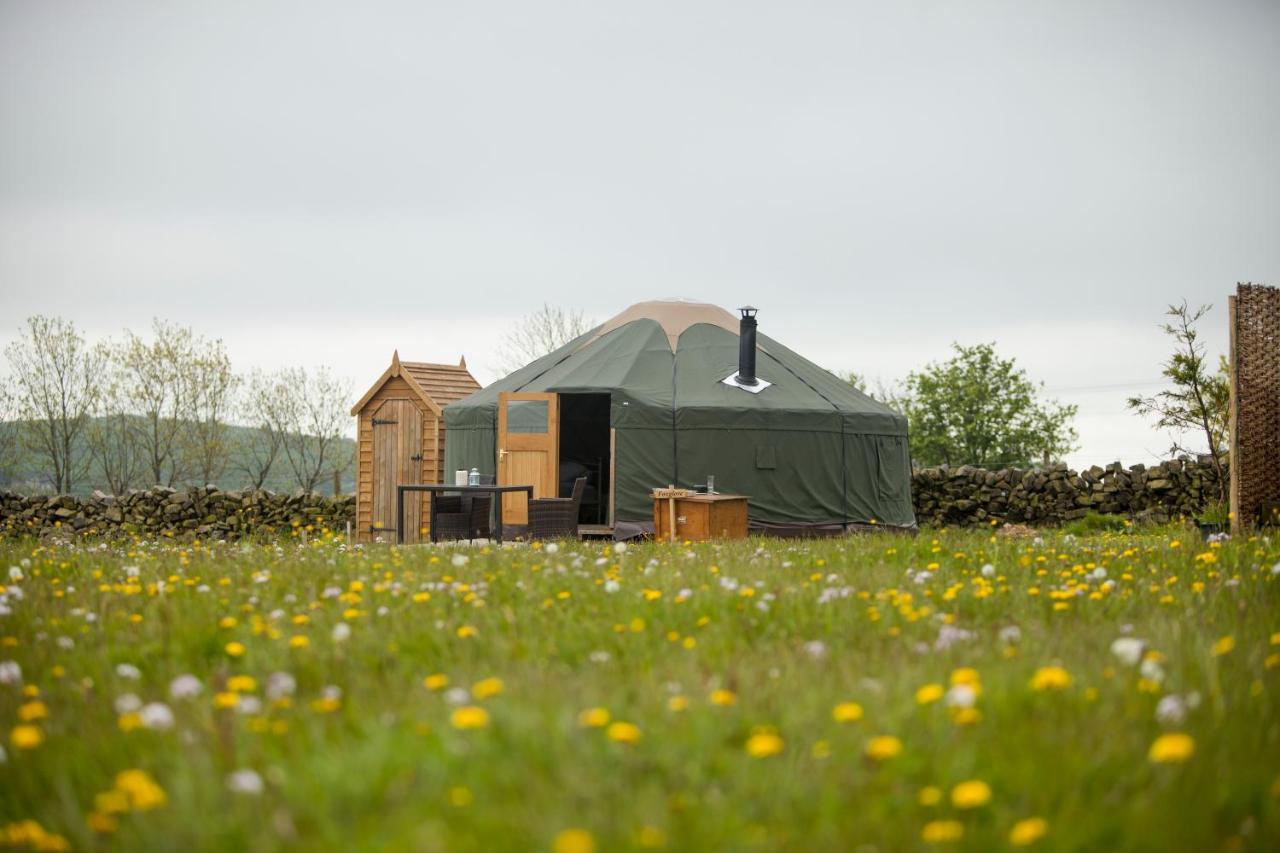 Secret Cloud House Holidays Luxury Yurts With Hot Tubs Cauldon Bagian luar foto